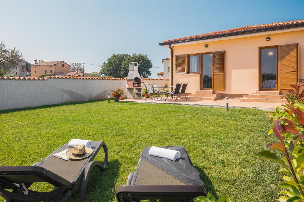 Villa Gracia Sveti Lovrec Pazenaticki ภายนอก รูปภาพ
