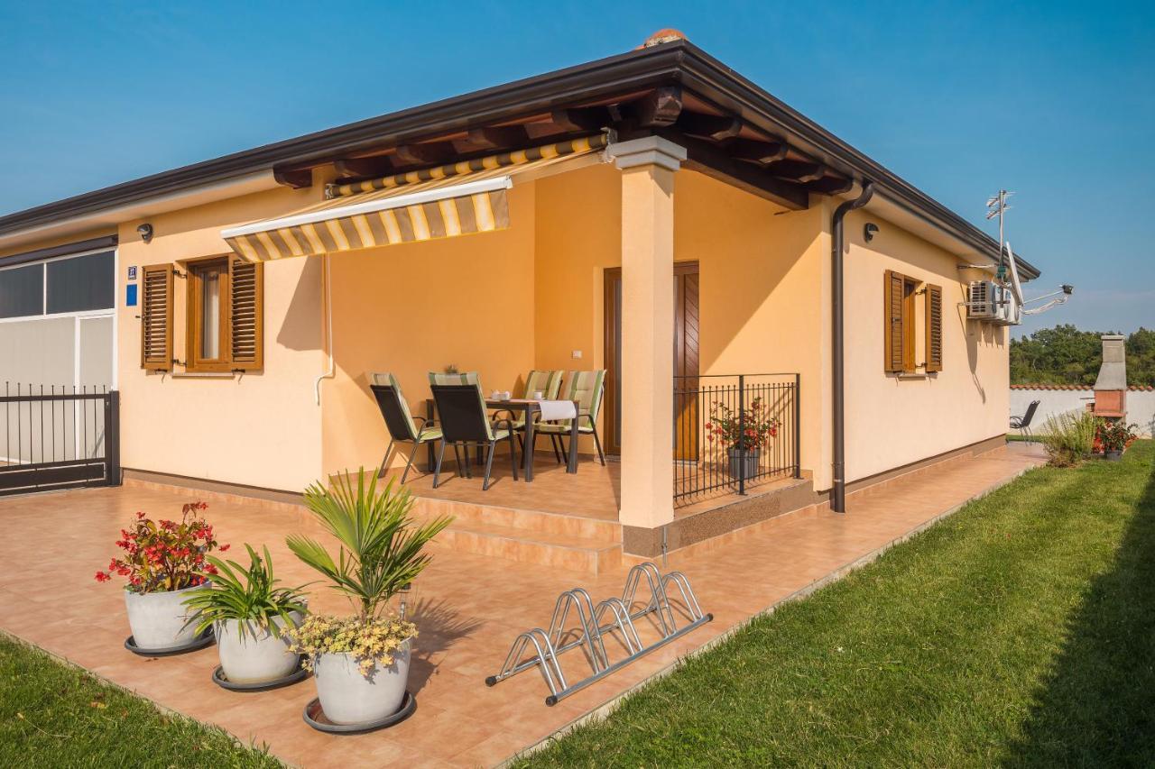 Villa Gracia Sveti Lovrec Pazenaticki ภายนอก รูปภาพ