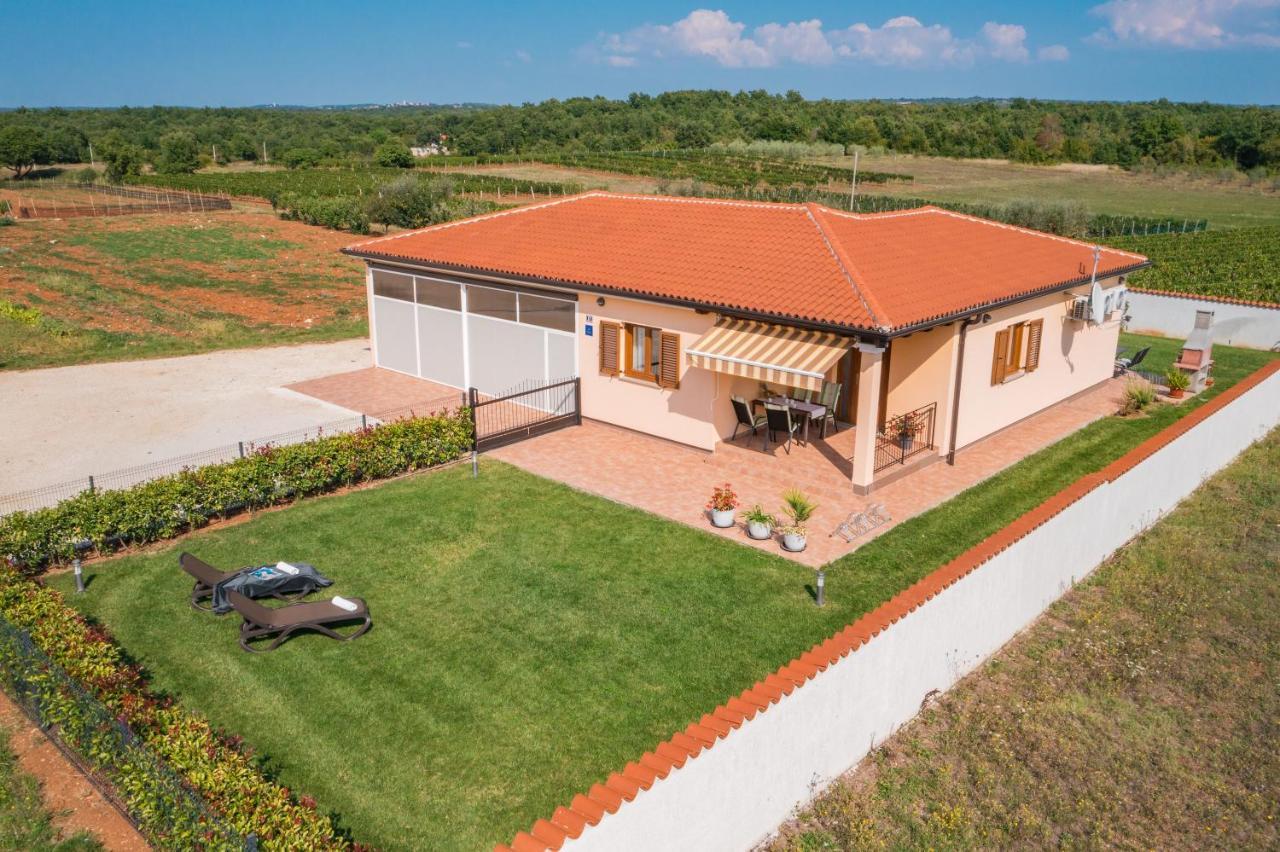 Villa Gracia Sveti Lovrec Pazenaticki ภายนอก รูปภาพ